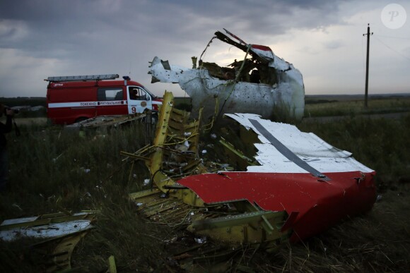 Le MH17, un Boeing 777 de la Malaysia Airlines, s'est écrasé ce jeudi 17 juillet 2014 dans l'est de l'Ukraine, faisant près de 300 victimes. Il aurait été la cible d'un tir de missile sol-air. Le drame a eu lieu dans le village de Grabove, à proximité de la ville de Chakhtarsk, dans l'Est de l'Ukraine. Le Boeing 777 assurait la liaison entre Amsterdam et Kuala Lumpur.