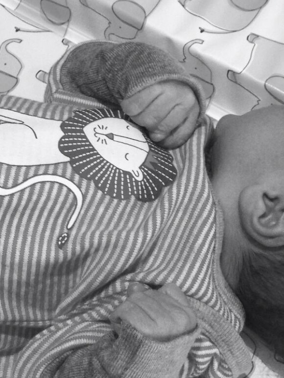 Jessica Ennis-Hill présente son petit garçon Reggie, né le 17 juillet 2014, photo publiée sur son compte Twitter
