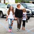 Jennie Garth et ses filles rentrent après un déjeuner à Casa Vega, dans Sherman Oaks, Los Angeles, le 19 juillet 2014