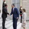 Le (très grand) roi Felipe VI et la reine Letizia d'Espagne étaient reçus le 22 juillet 2014 par le président de la République François Hollande au palais de l'Elysée à Paris, pour leur visite inaugurale en France.