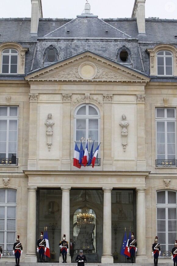 Le roi Felipe VI et la reine Letizia d'Espagne étaient reçus le 22 juillet 2014 par le président de la République François Hollande au palais de l'Elysée à Paris, pour leur visite inaugurale en France.
