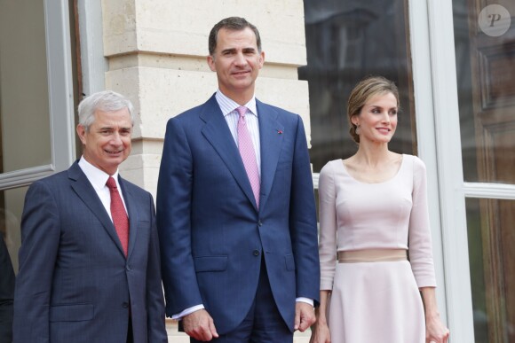 Le roi Felipe VI et la reine Letizia d'Espagne ont été reçus par Claude Bartolone, le président de l'Assemblée nationale, à l'hôtel de Lassay, le 22 juillet 2014 à Paris, dans le cadre de leur visite inaugurale en France.