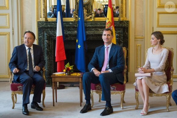 Le roi Felipe VI et la reine Letizia d'Espagne ont été reçus au Sénat par son président, Jean-Pierre Bel, le 22 juillet 2014 lors de leur visite inaugurale en France.