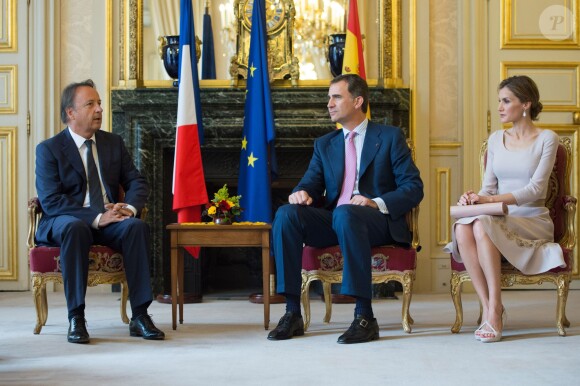 Le roi Felipe VI et la reine Letizia d'Espagne ont été reçus au Sénat par son président, Jean-Pierre Bel, le 22 juillet 2014 lors de leur visite inaugurale en France.