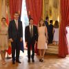 Le roi Felipe VI et la reine Letizia d'Espagne ont été reçus en audience à Matignon par le Premier ministre Manuel Valls et sa femme Anne Gravoin le 22 juillet 2014 à Paris, lors de leur visite inaugurale en France.