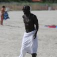 Bacary Sagna sur la plage de Miami durant ses vancances, le 23 juillet 2014