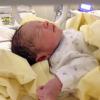 Carlos Tevez annonce la naissance de son troisième enfant sur Twitter, le 25 février 2014.