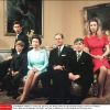 Elizabeth II et le duc d'Edimbourg entourés de leurs enfants Charles, Edward, Andrew et Anne, en novembre 1972 à Buckingham Palace.