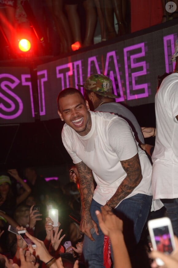 Exclusif - Chris Brown retrouve le sourire et les sensations de la scène au VIP Room. Saint-Tropez, le 31 juillet 2014.