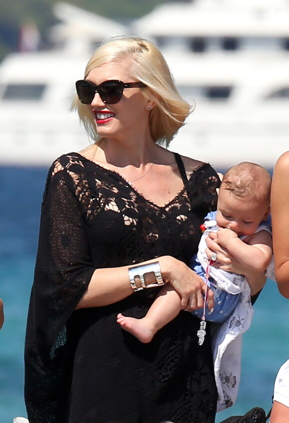 Gwen Stefani, son mari Gavin Rossdale et leurs fils Kingston, Zuma et Apollo Rossdale quittent le Club 55 à Saint-Tropez, vendredi 1er août 2014.