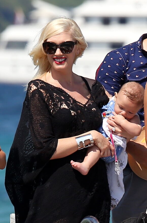 Gwen Stefani, Gavin Rossdale et leurs fils Kingston, Zuma et Apollo Rossdale quittent le Club 55 à Saint-Tropez, le 1er août 2014.