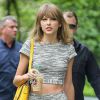 Taylor Swift se promène avec des amis à New York, le 24 juillet 2014.