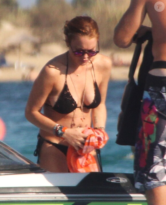 La starlette Lindsay Lohan profite de ses vacances à Mykonos en Grèce, le 4 août 2014.
