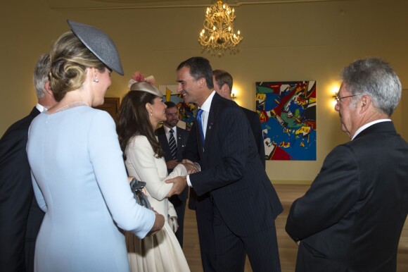 Le roi Felipe VI d'Espagne a pu retrouver le prince William et Kate Middleton lors de la cérémonie de commémoration du centenaire de la Première Guerre mondiale, à Liège, en Belgique, le 4 août 2014.