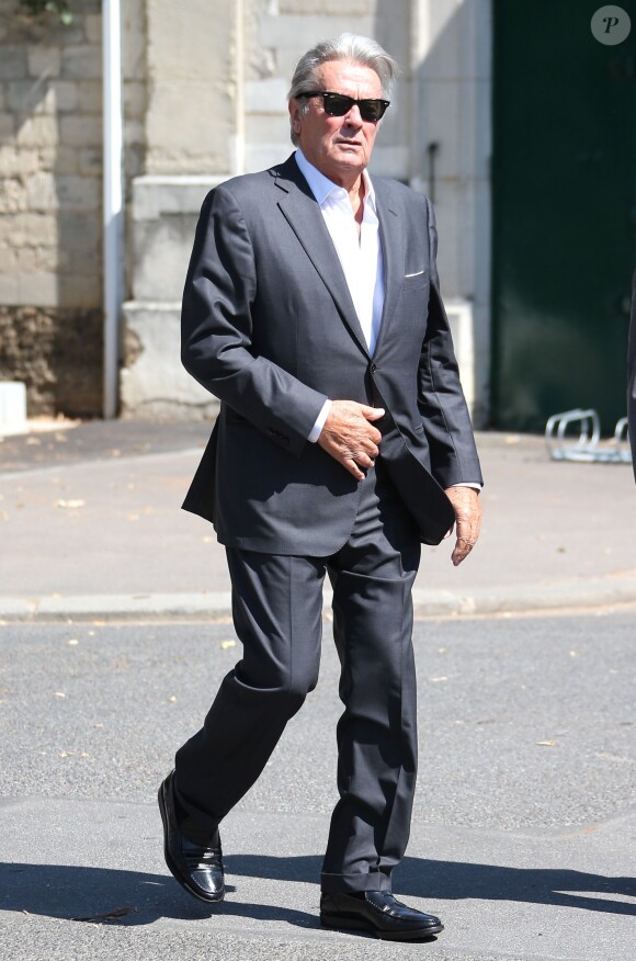 Alain Delon - Obsèques de Valérie Lang au cimetière du Père Lachaise à Paris le 25 juillet 2013