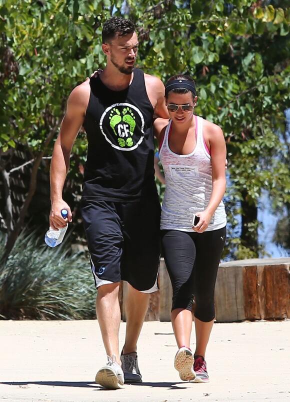 Lea Michele et son chéri Matthew Paetz font de la randonnée à Los Angeles, le 5 août 2014.