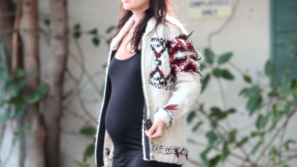 Rachel Bilson, enceinte : Baby bump bien rond, future maman relax et branchée !
