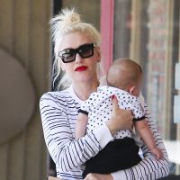 Gwen Stefani chouchoute son petit Apollo après ses vacances européennes