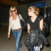 Melanie Griffith et sa fille Stella Banderas à l'aéroport LAX de Los Angeles, le 12 août 2014.