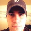 Josh Grocin, ex-finaliste d'American Idol, saison 2, a publié une lettre de suicide sur son compte Facebook, le 14 août 2014.