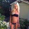 Tara Reid inquiète ! L'actrice de 38 ans a posté des photos d'elle en bikini, exposant un corps particulièrement mince. Le 14 août 2014.
