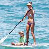 Alessandra Ambrosio et sa fille Anja font du paddle à Maui. Hawaï, le 15 août 2014.