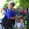 Christina Aguilera, enceinte, et son fiancé Matt Rutler vont déjeuner avec leur fils Max à l'occasion de la fête des mères à Los Angeles, le 11 mai 2014. 