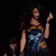  Rihanna s'est produit avec Eminem au Metlife Stadium &agrave; East Rutherford, New Jersey, les 16 et 17 ao&ucirc;t. 