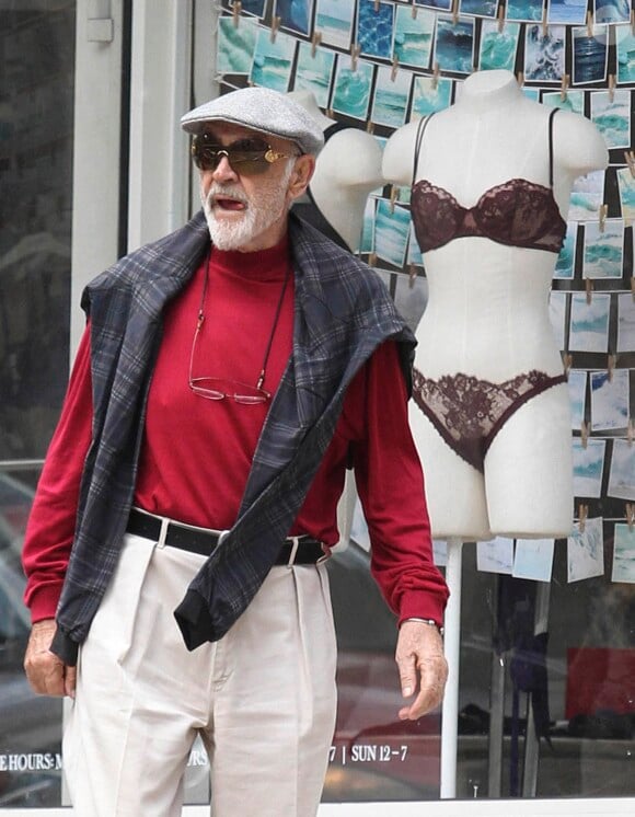 Sean Connery se promenant à New York le 20 août 2014