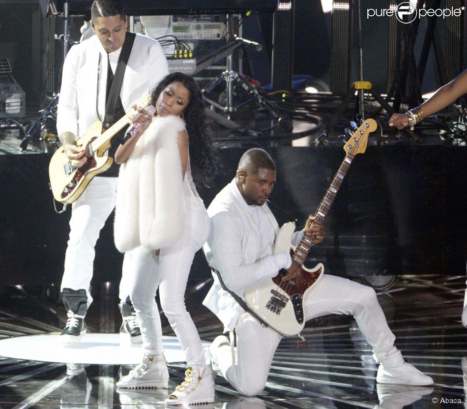 Nicki Minaj et Usher interprètent She came to give it to you lors des MTV Video Music Awards 2014 au Forum. Inglewood, Los Angeles, le 24 août 2014.