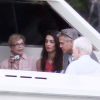 George Clooney sur le Lac de Côme avec Amal et ses parents le 5 juillet 2014.