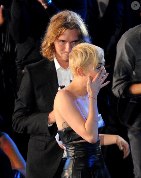 Miley Cyrus et Jesse Helt, son "ami" SDF lors de la cérémonie des MTV Video Music Awards, le 24 août 2014.