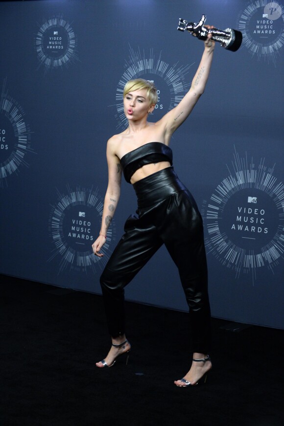 Miley Cyrus (habillée en Alexandre Vauthier) à la cérémonie des MTV Video Music Awards à Inglewood, le 24 août 2014.