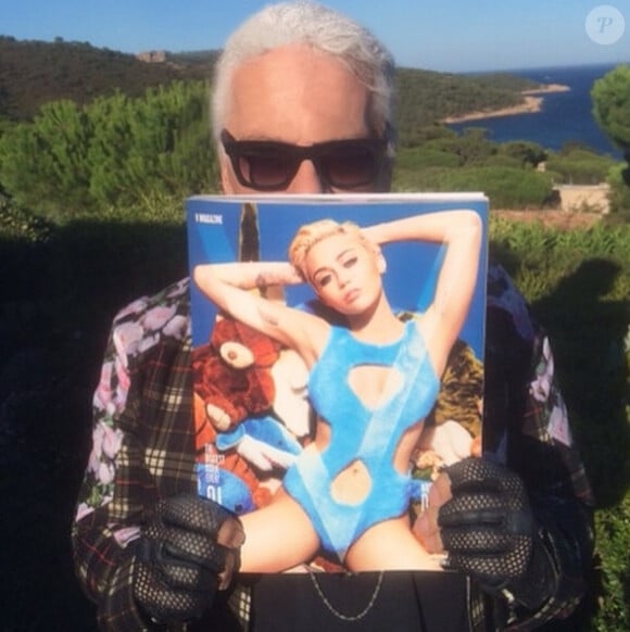Miley Cyrus en couverture du magazine V, shootée par le pape de la mode Karl Lagerfeld.