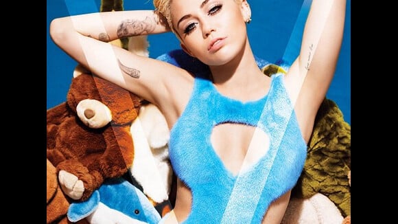 Miley Cyrus, espiègle et scandaleuse : Entièrement nue pour Karl Lagerfeld !