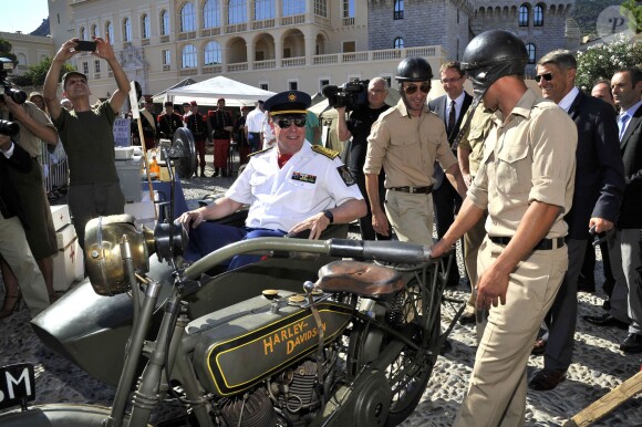 Le prince Albert II a participé à la commémoration du 70e anniversaire de la Libération de Monaco le 3 septembre 2014, rencontrant sur la place du palais princier les protagonistes d'une reconstitution orchestrée par le Comité de Commémoration d'Epoque.