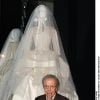 Manuel Pertegaz en février 2004 lors d'une rétrospective consacrée à son oeuvre au musée Reine Sofia à Madrid, à trois mois du mariage du prince Felipe et de Letizia Ortiz, dont il a signé la robe de mariée. Le couturier espagnol est mort le 30 août 2014 à 96 ans.