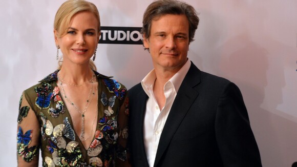 Nicole Kidman, florale et élégamment décolletée devant Colin Firth et sa femme