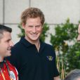  Le prince Harry rencontre les capitaines des délégations en lice aux Invictus Games à Londres le 8 septembre 2014 
