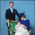  Le prince Harry lors de son baptême avec ses parents Charles et Diana en décembre 198484 - 