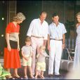  Le prince Charles et Lady Di avec les princes William et Harry en août 1986 