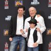 Mel Brooks avec son fils Max Brooks et son petit-fils, Henry, lors de son hommage où il a laissé ses empreintes devant le TCL Chinese Theater à Hollywood le 8 septembre 2014