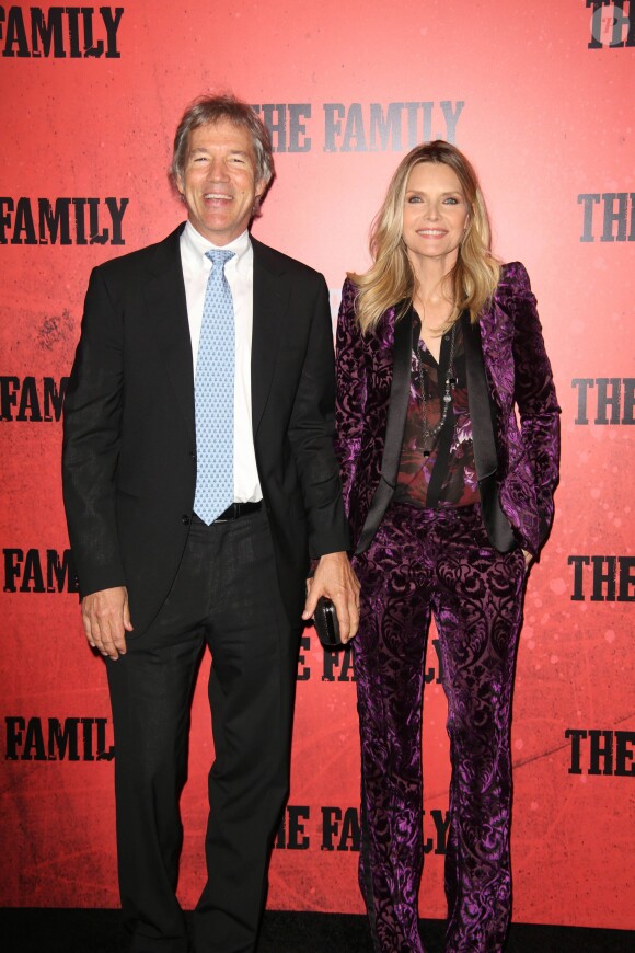 David E. Kelley et son épouse Michelle Pfeiffer - Premiere du film "The Family" à New York, le 10 septembre 2013.