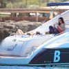 Exclusif - Liv Tyler, son compagnon Dave Gardner et son fils Milo Langdon passent une journée sur un bateau pendant leurs vacances à Formentera, le 26 août 2014.