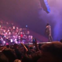 Kanye West : La vidéo de sa grosse bourde avec deux handicapés en plein concert