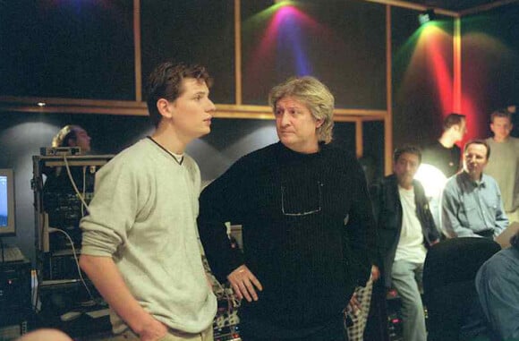 Olivier enregistre son premier album en studio, avec son père en soutien (mars 2001)