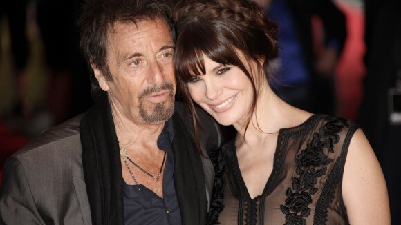 Al Pacino, aux anges entre sa girlfriend sexy et Jessica Chastain décolletée
