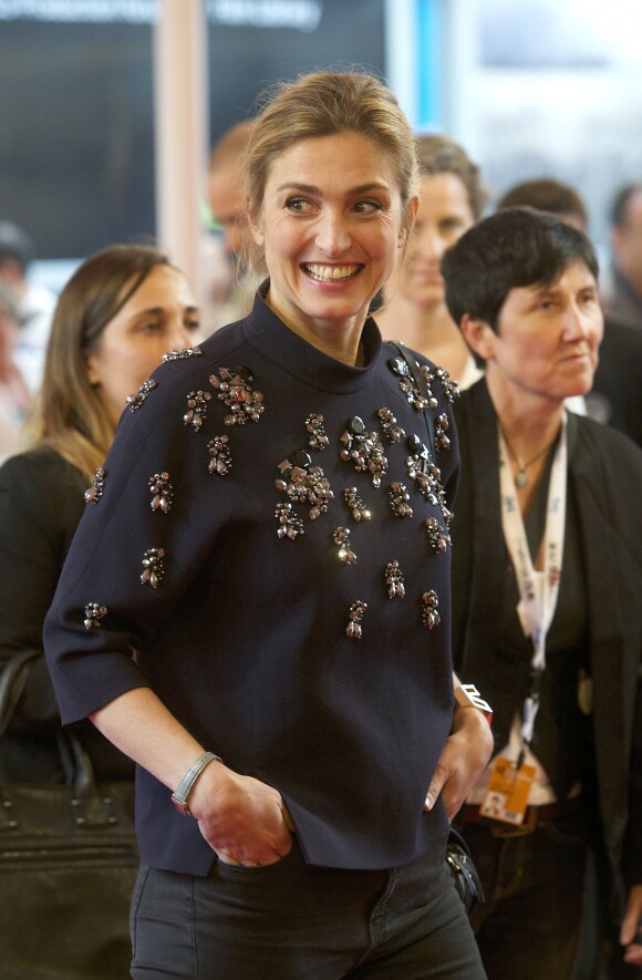 Julie Gayet à la première de "La Voz en Off" lors du 62e festival du film de San Sebastian, le 23 septembre 2014.