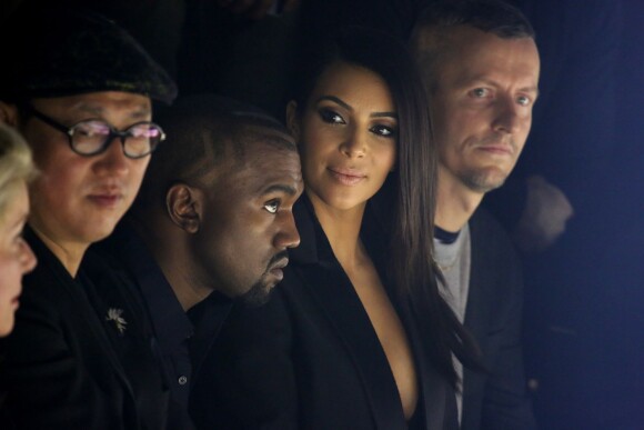 Kim Kardashian et son mari Kanye West au défilé Lanvin prêt-à-porter collection Printemps-Eté 2015 lors de la Fashion Week à Paris, le 25 septembre 2014. 
