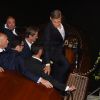 Sortir du bateau, en arrivant à son restaurant fétiche Da Ivo, n'était pas une mince affaire pour George Clooney et ses amis à Venise le 26 septembre 2014, pour sa soirée d'enterrement de vie de garçon, avant son mariage avec Amal Alamuddin !